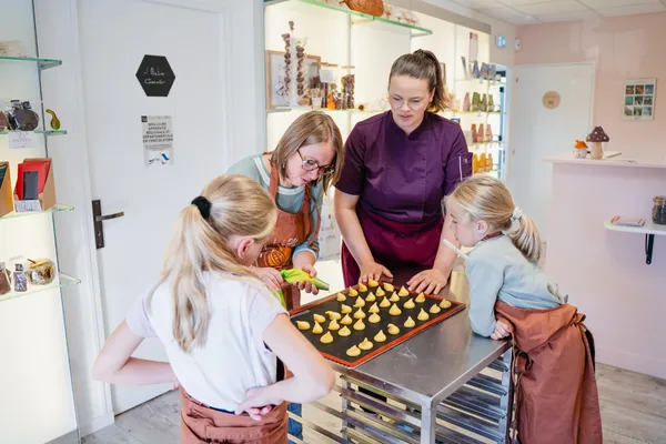 Réalisez vos chouquettes à la sauce chocolat en duo avec votre enfant, accompagnés par Marine - Image n°3 - Wecandoo