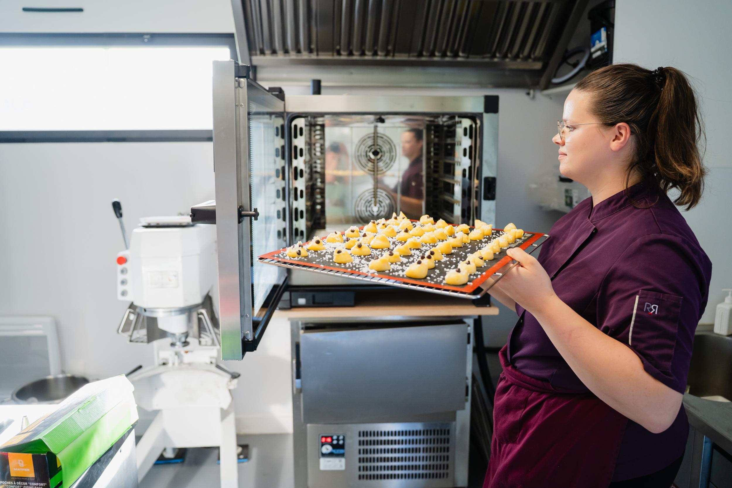 Réalisez vos chouquettes à la sauce chocolat en duo avec votre enfant, accompagnés par Marine - Image n°9 - Wecandoo