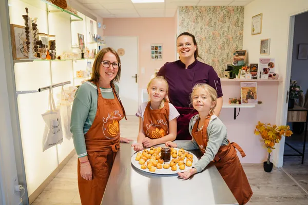 Réalisez vos chouquettes à la sauce chocolat en duo avec votre enfant, accompagnés par Marine - Image n°2 - Wecandoo