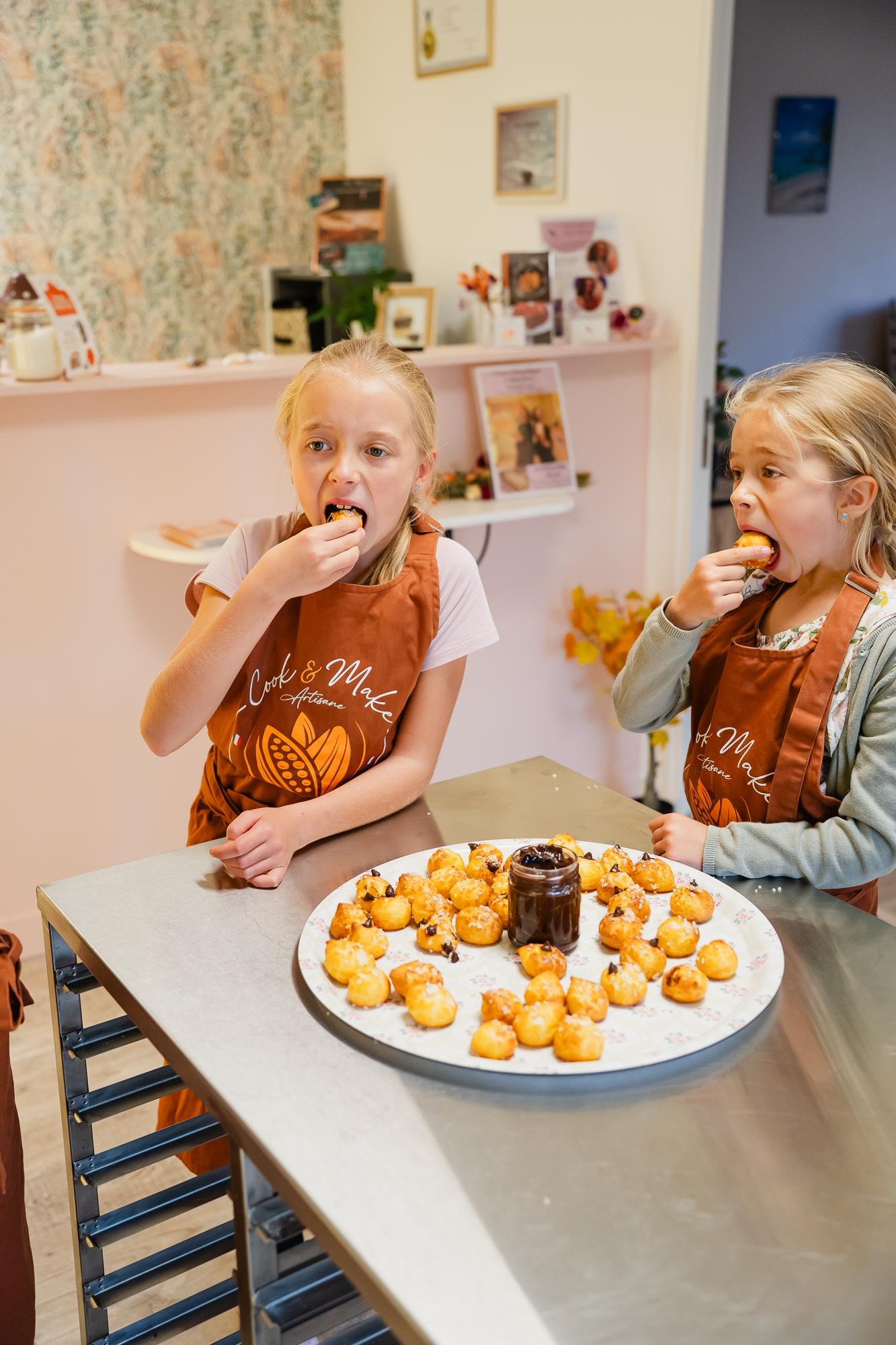 Réalisez vos chouquettes à la sauce chocolat en duo avec votre enfant, accompagnés par Marine - Image n°7 - Wecandoo