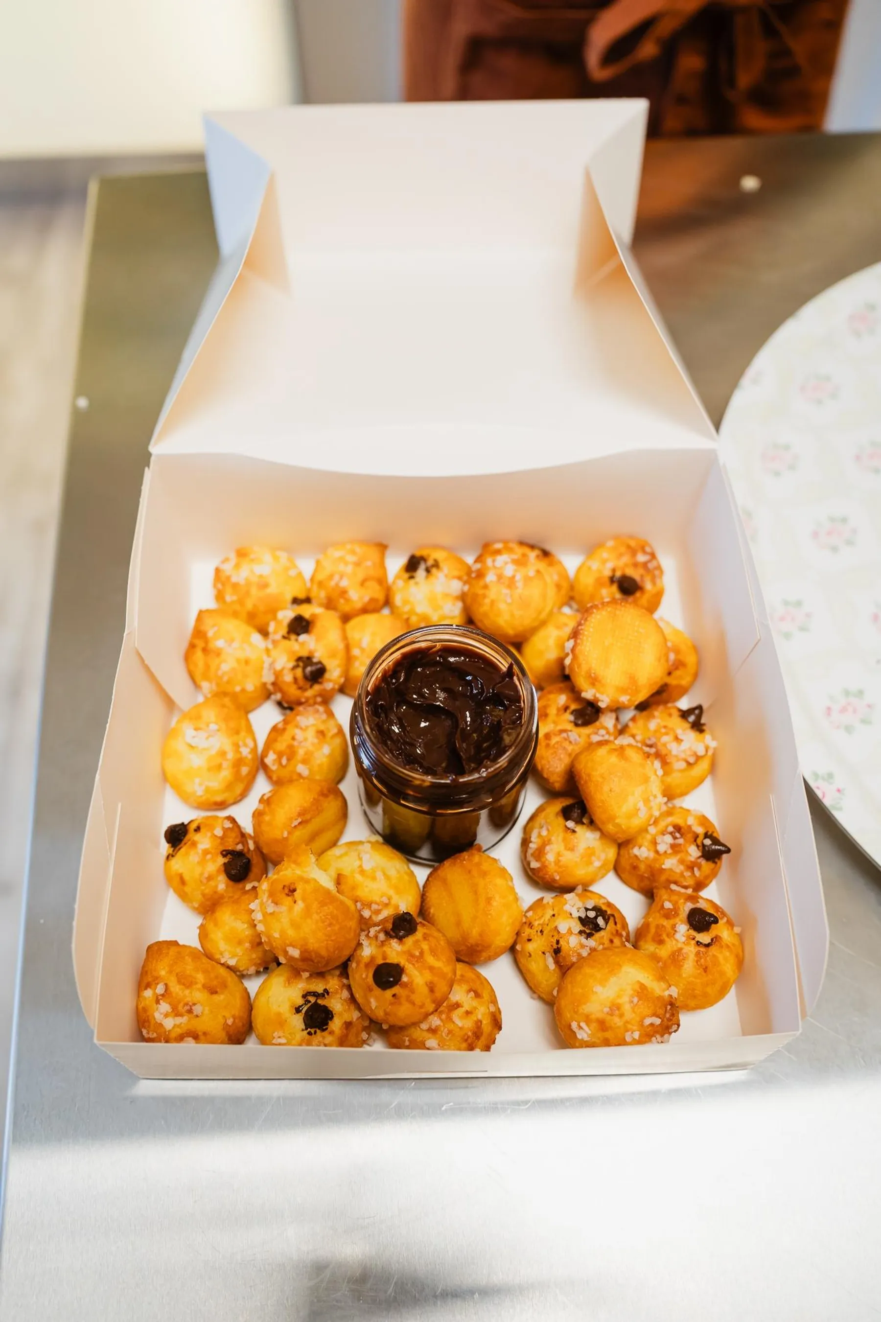Réalisez vos chouquettes à la sauce chocolat en duo avec votre enfant, accompagnés par Marine - Afbeelding nr. 4 - Wecandoo