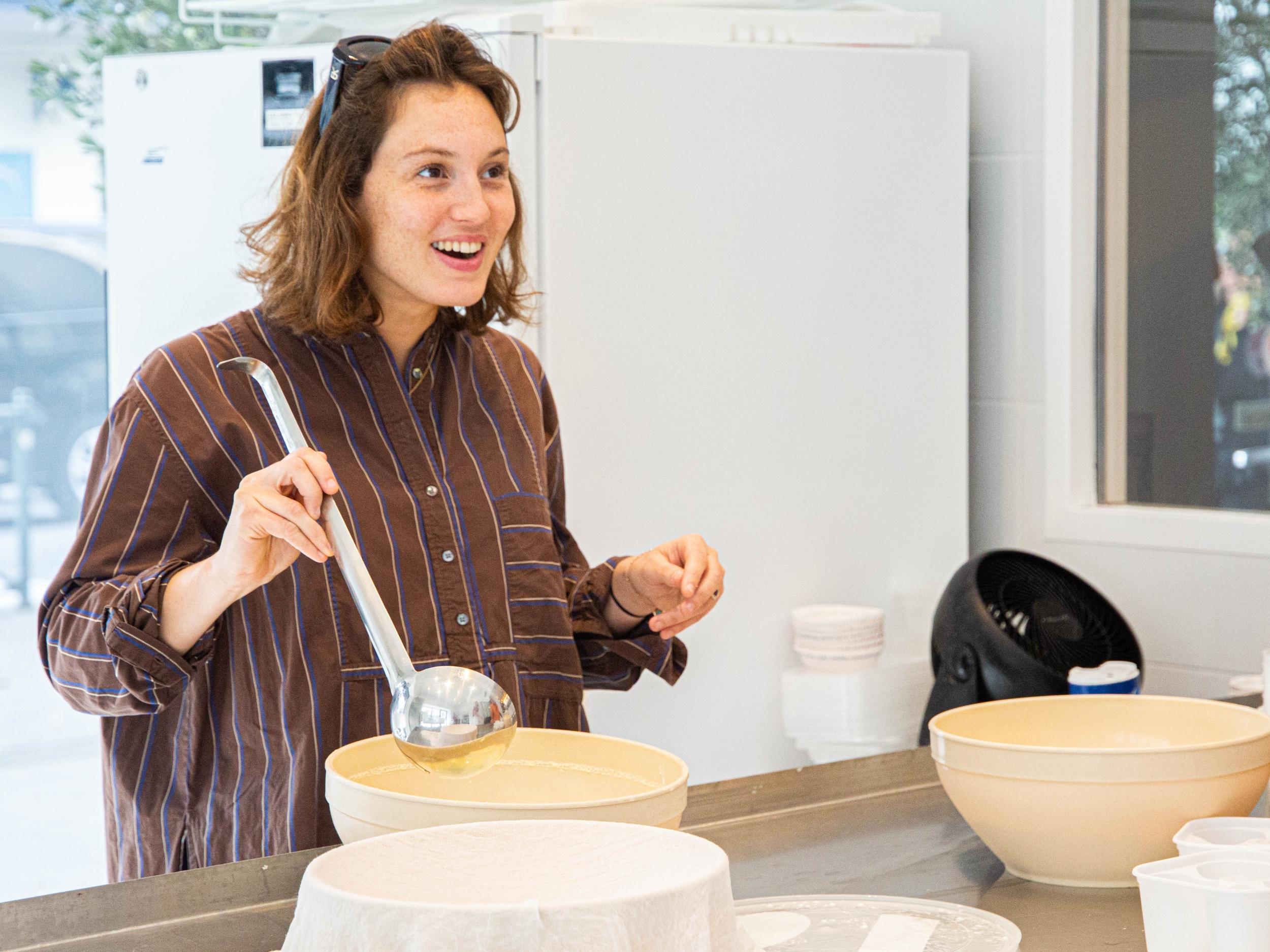 Réalisez fromages frais et faisselles avec François et Roxanne - Image n°8 - Wecandoo