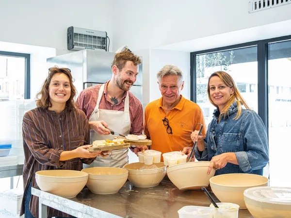 Réalisez fromages frais et faisselles avec François et Roxanne - Image n°2 - Wecandoo