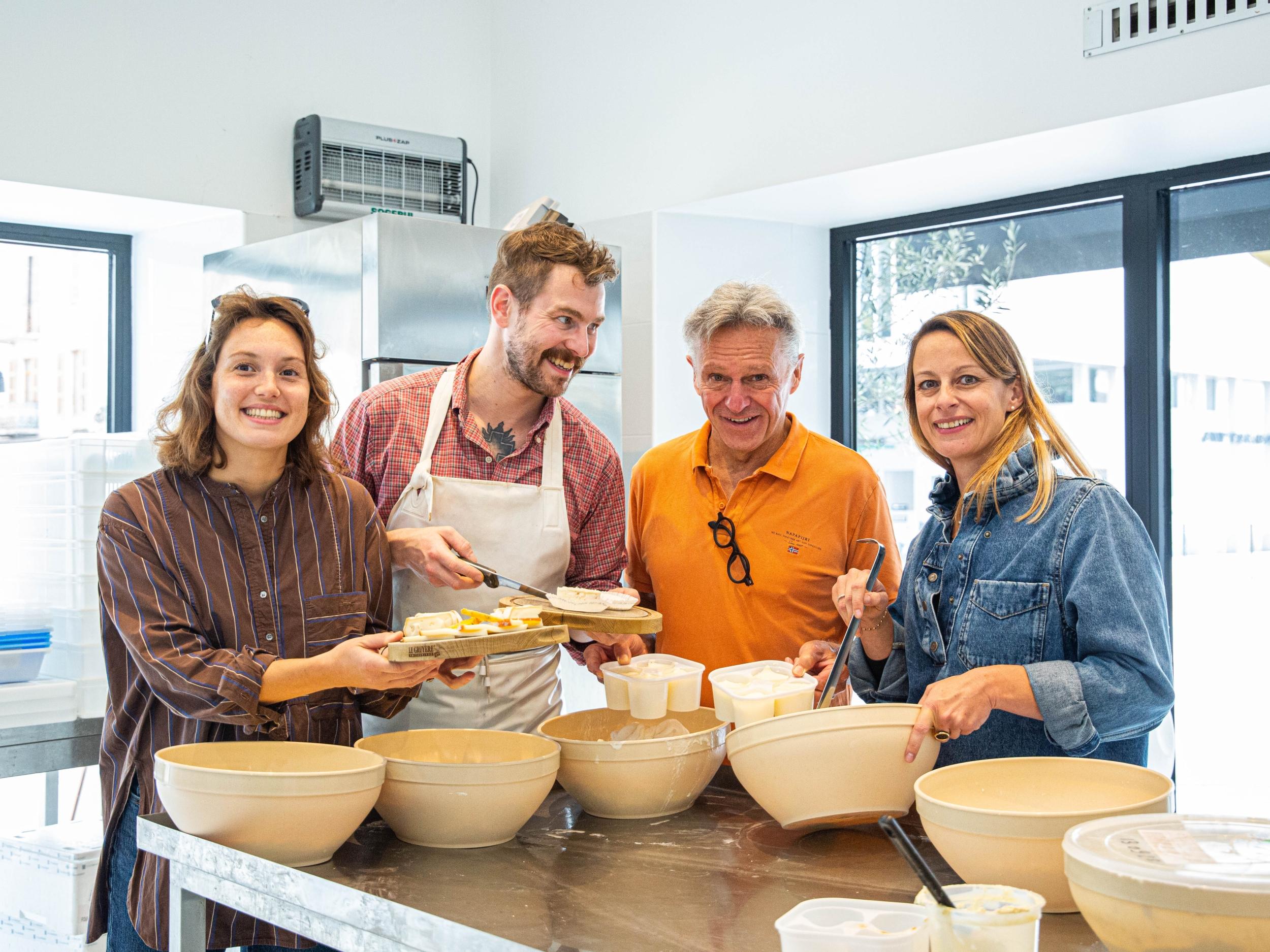 Découvrez les mystères de la fabrication de fromages avec François et Roxanne - Image n°3 - Wecandoo