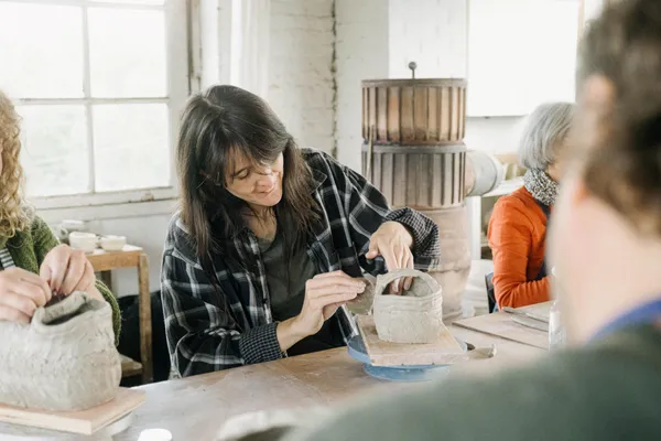 Créez votre lampe en céramique avec Florence - 2J - Image n°2 - Wecandoo