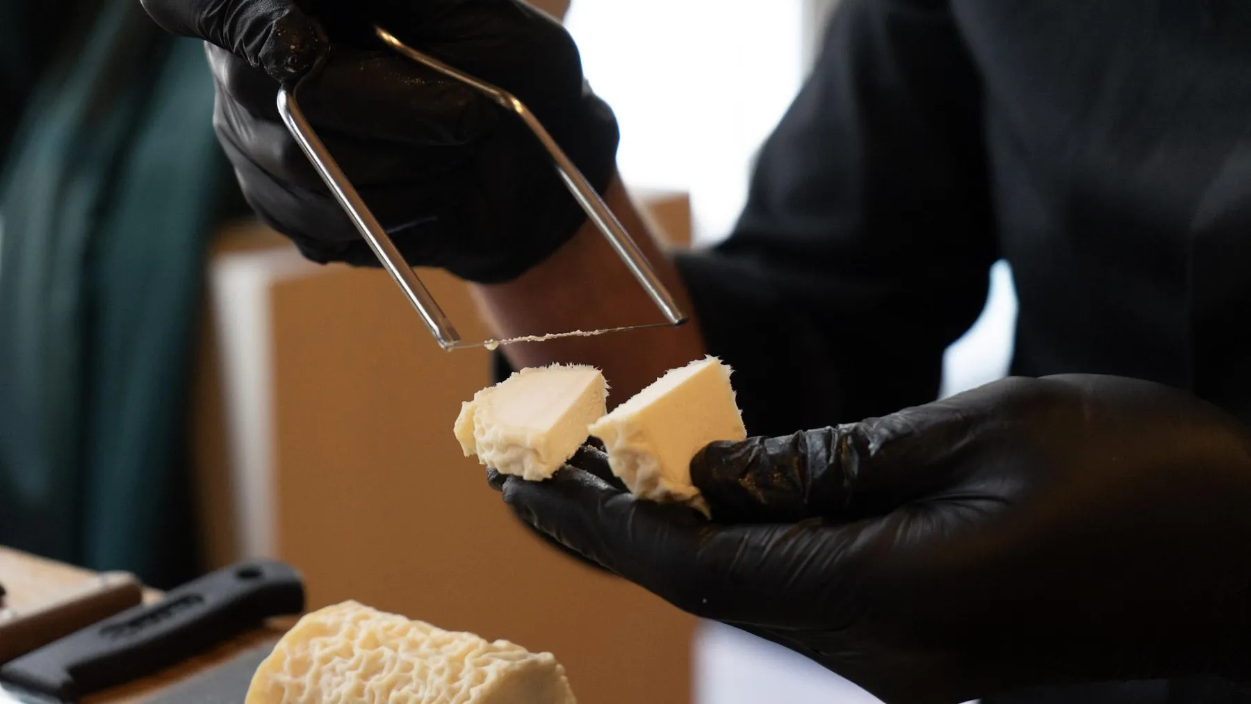 Réalisez votre plateau de fromages avec un fromager - Image n°2 - Wecandoo