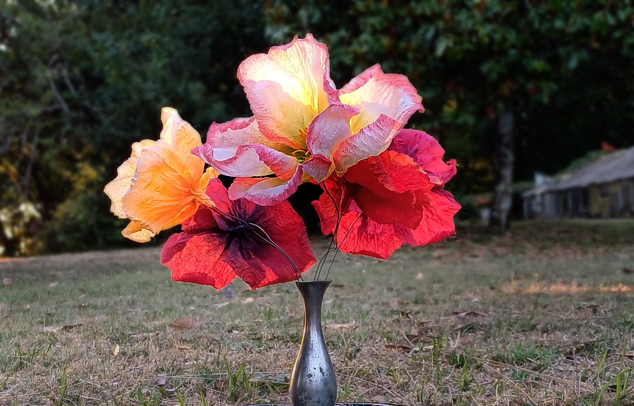 Créez une fleur de pivoine éternelle en papier et matières recyclées avec Anna à Paris - Image n°10 - Wecandoo