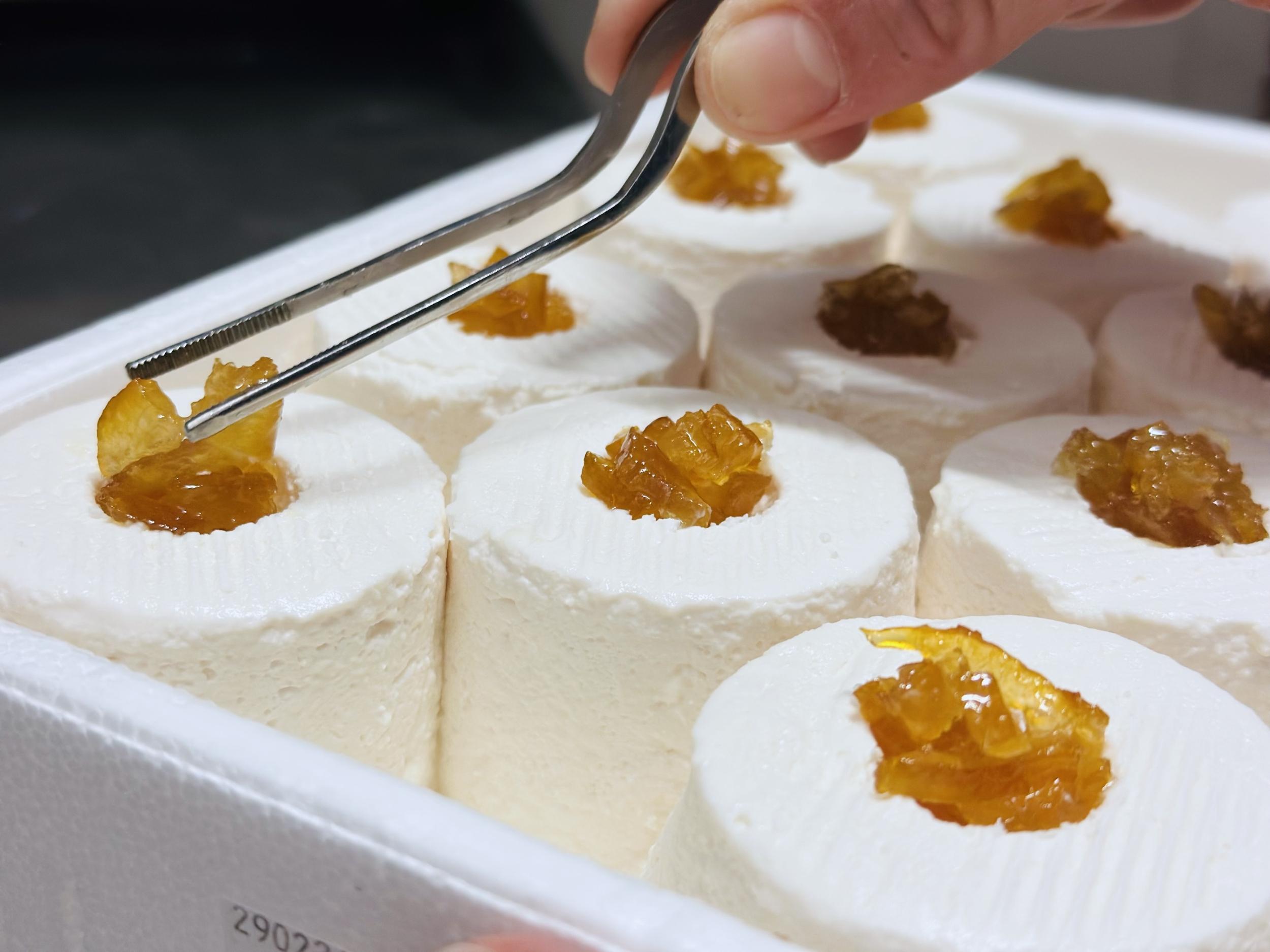 Réunissez votre équipe et réalisez vos créations fromagères avec Laure et Mathieu - Image n°1 - Wecandoo