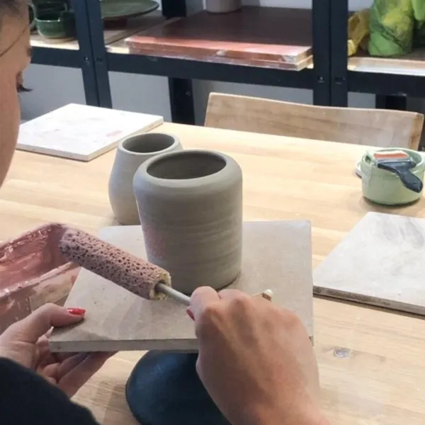 Façonnez et texturez votre céramique artisanale avec Manon - Afbeelding nr. 5 - Wecandoo