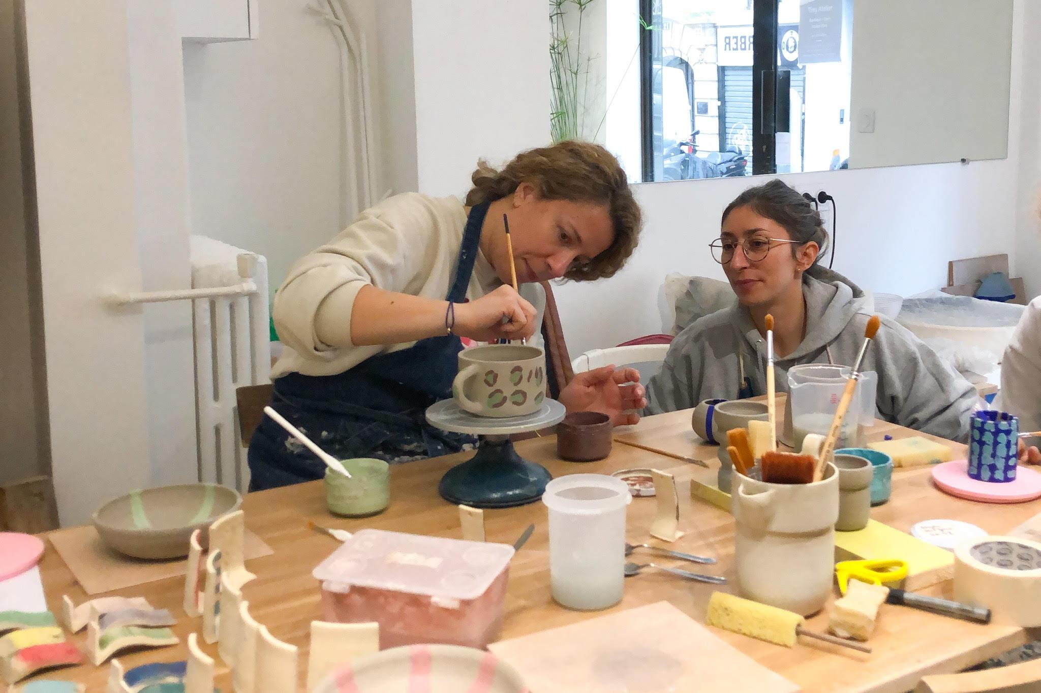Façonnez et texturez votre céramique artisanale avec Manon - Image n°4 - Wecandoo