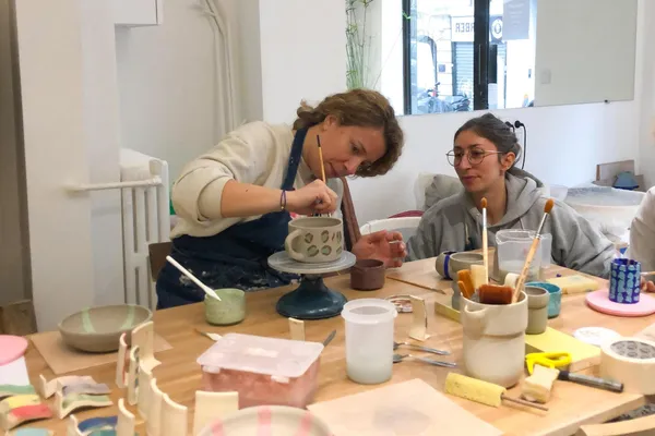 Façonnez et texturez votre céramique artisanale avec Manon - Afbeelding nr. 4 - Wecandoo