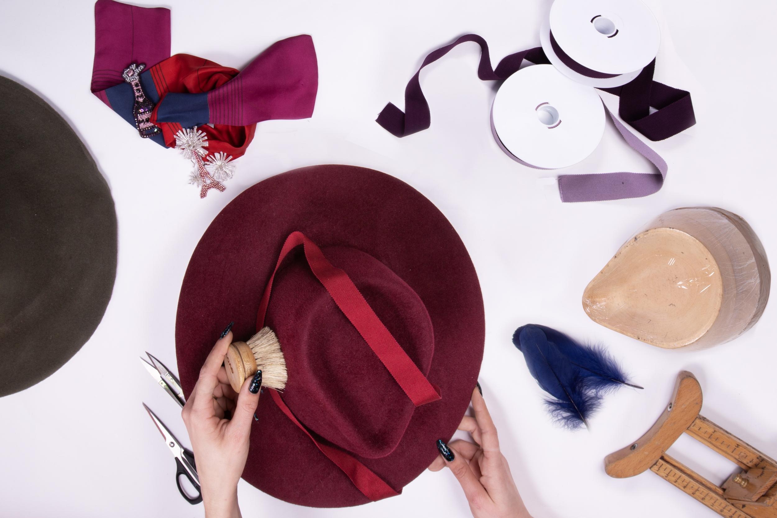 Créez votre chapeau sur-mesure avec Sarah, Jake, Geneviève, Marie et leur équipe - Image n°1 - Wecandoo