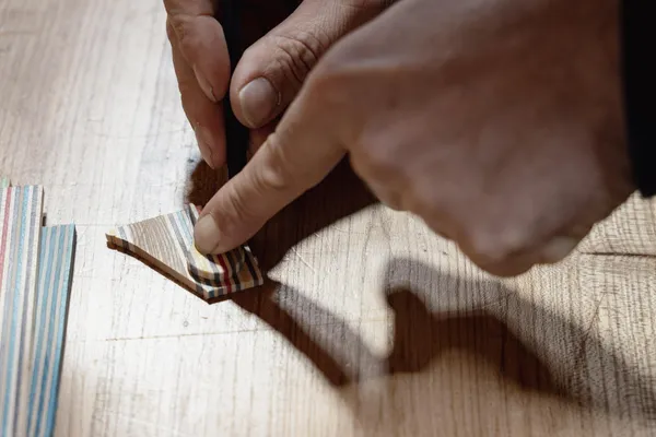 Fabriquez vos objets en skate recyclé avec Tom - Image n°3 - Wecandoo