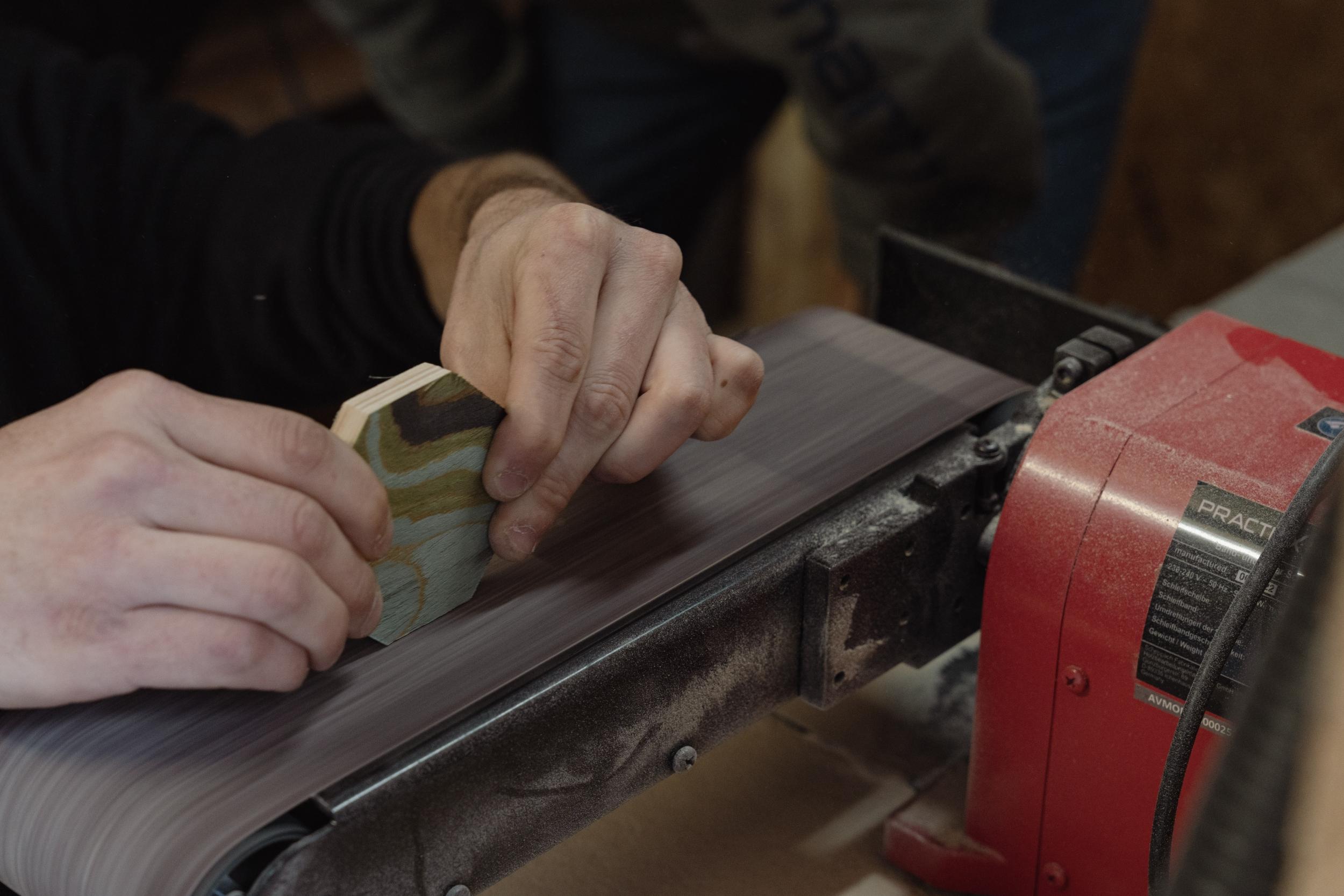 Fabriquez vos objets en skate recyclé avec Tom - Image n°7 - Wecandoo