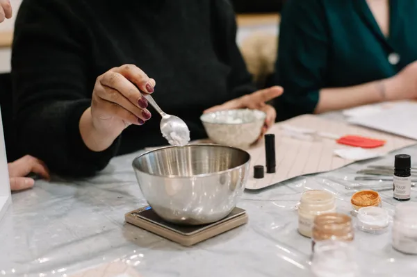 Fabriquez votre rouge à lèvres avec Anaïs - Afbeelding nr. 2 - Wecandoo