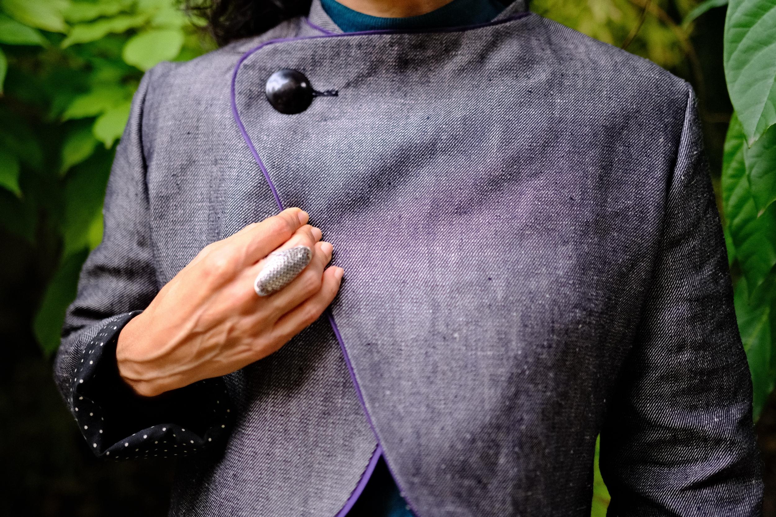 Réalisez votre veste réversible tendance en tissu local avec Aurélie - Image n°1 - Wecandoo