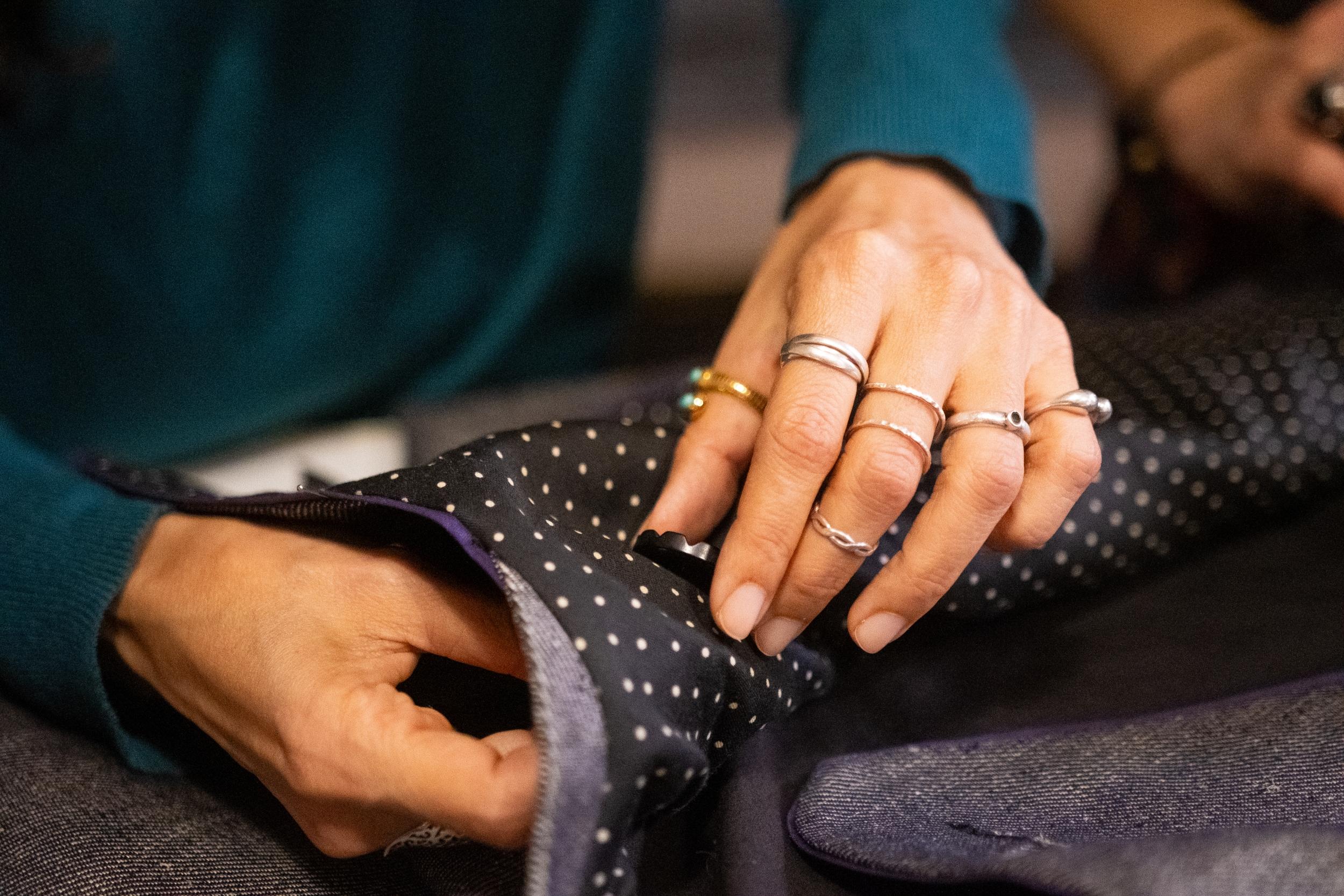 Faites vos premiers pas en couture avec Aurélie - Image n°1 - Wecandoo