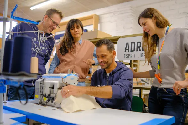 Concevez votre sac du quotidien bicolore avec Alban ou son équipe - Image n°4 - Wecandoo
