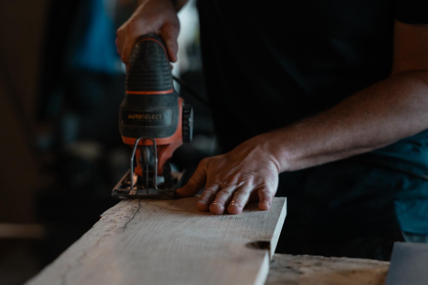 Réalisez votre table basse design en résine époxy avec Anael - 2J - Image n°7 - Wecandoo