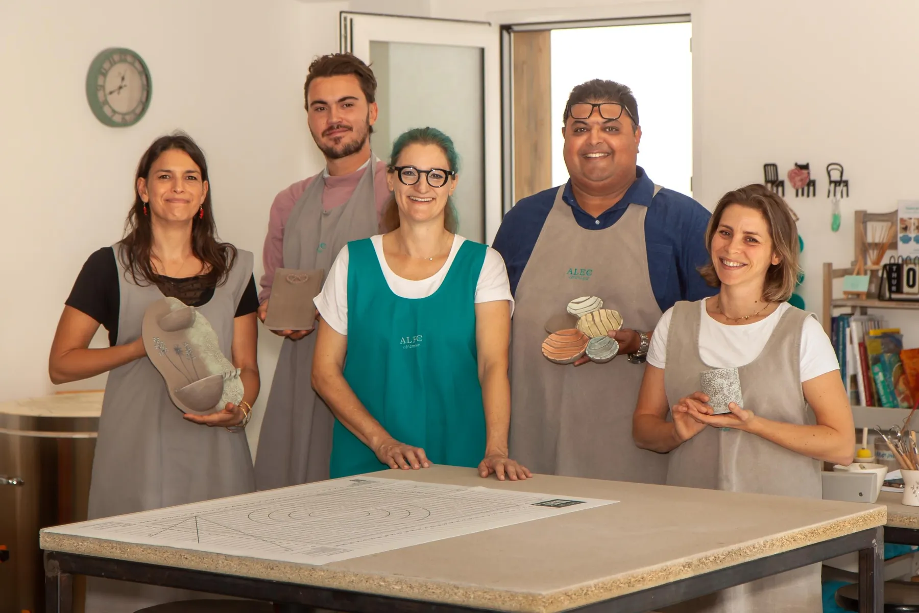 Façonnez et décorez votre céramique à la main avec Alexandra - Image n°3 - Wecandoo