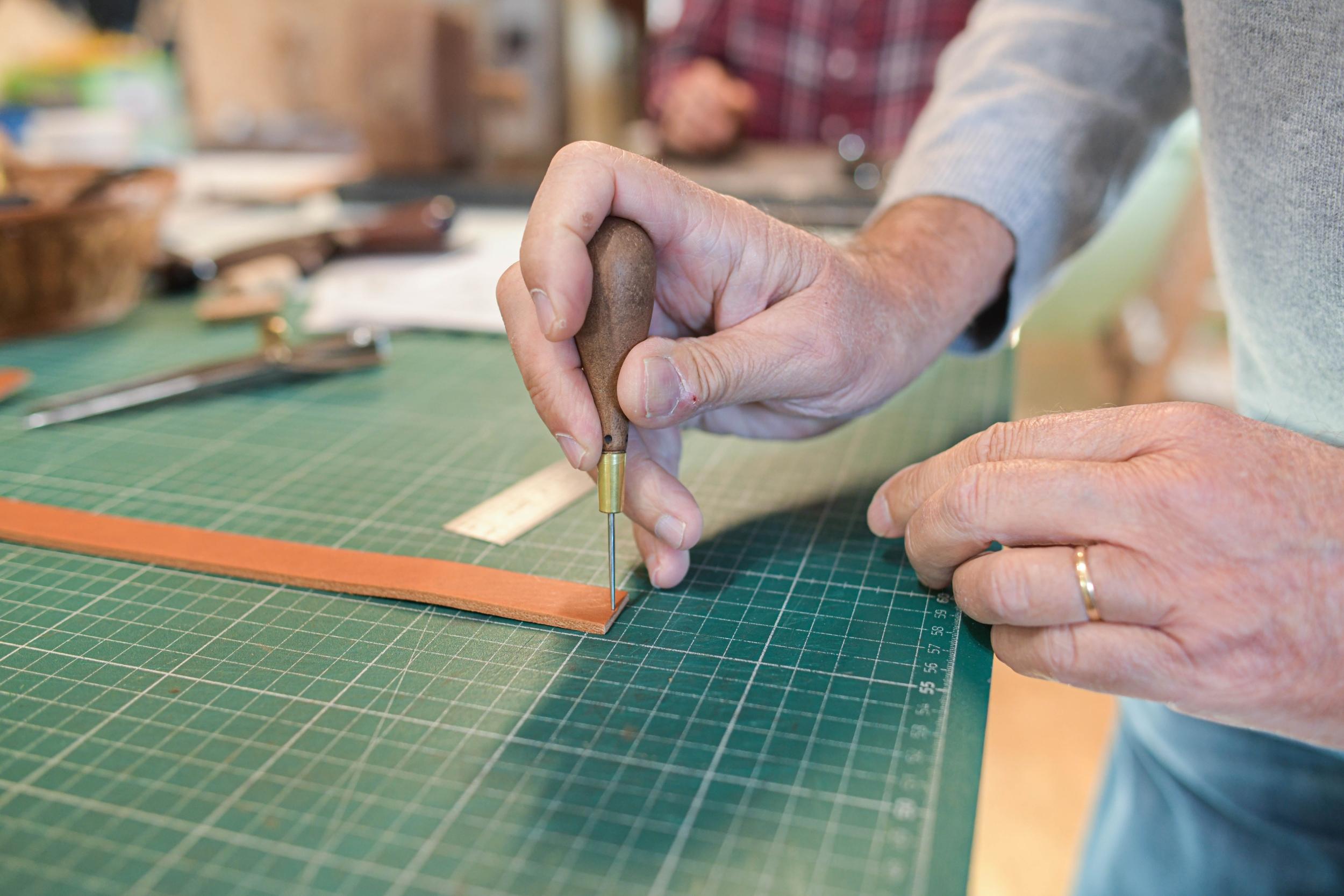 Fabriquez votre boite en cuir au design soigné avec Perrine - Image n°6 - Wecandoo
