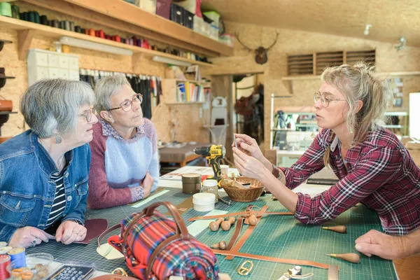Fabriquez votre boite en cuir au design soigné avec Perrine - Image n°4 - Wecandoo