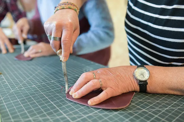 Fabriquez votre boite en cuir au design soigné avec Perrine - Image n°1 - Wecandoo