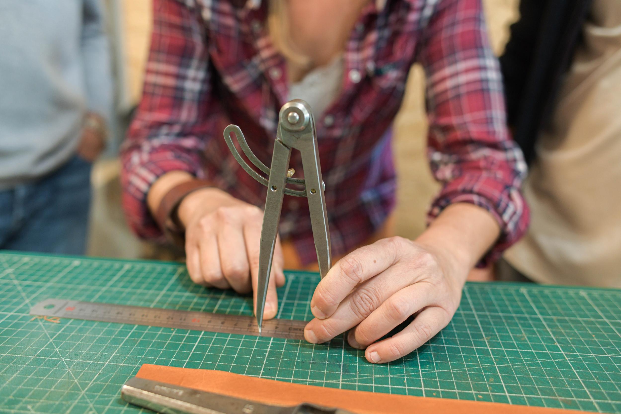 Fabriquez votre boite en cuir au design soigné avec Perrine - Image n°8 - Wecandoo