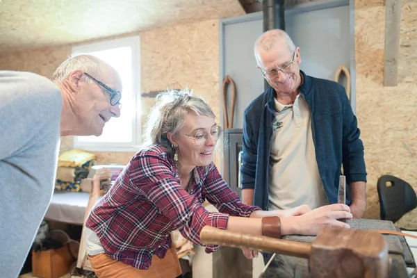 Fabriquez votre étui à lunettes en cuir avec Perrine - Image n°3 - Wecandoo