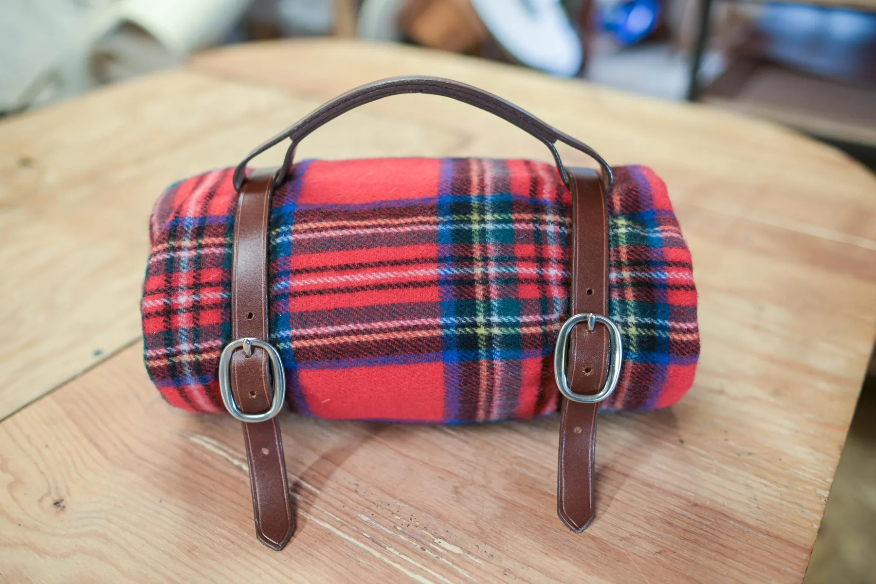 Réalisez votre porte plaid en cuir avec Perrine - Image n°4 - Wecandoo