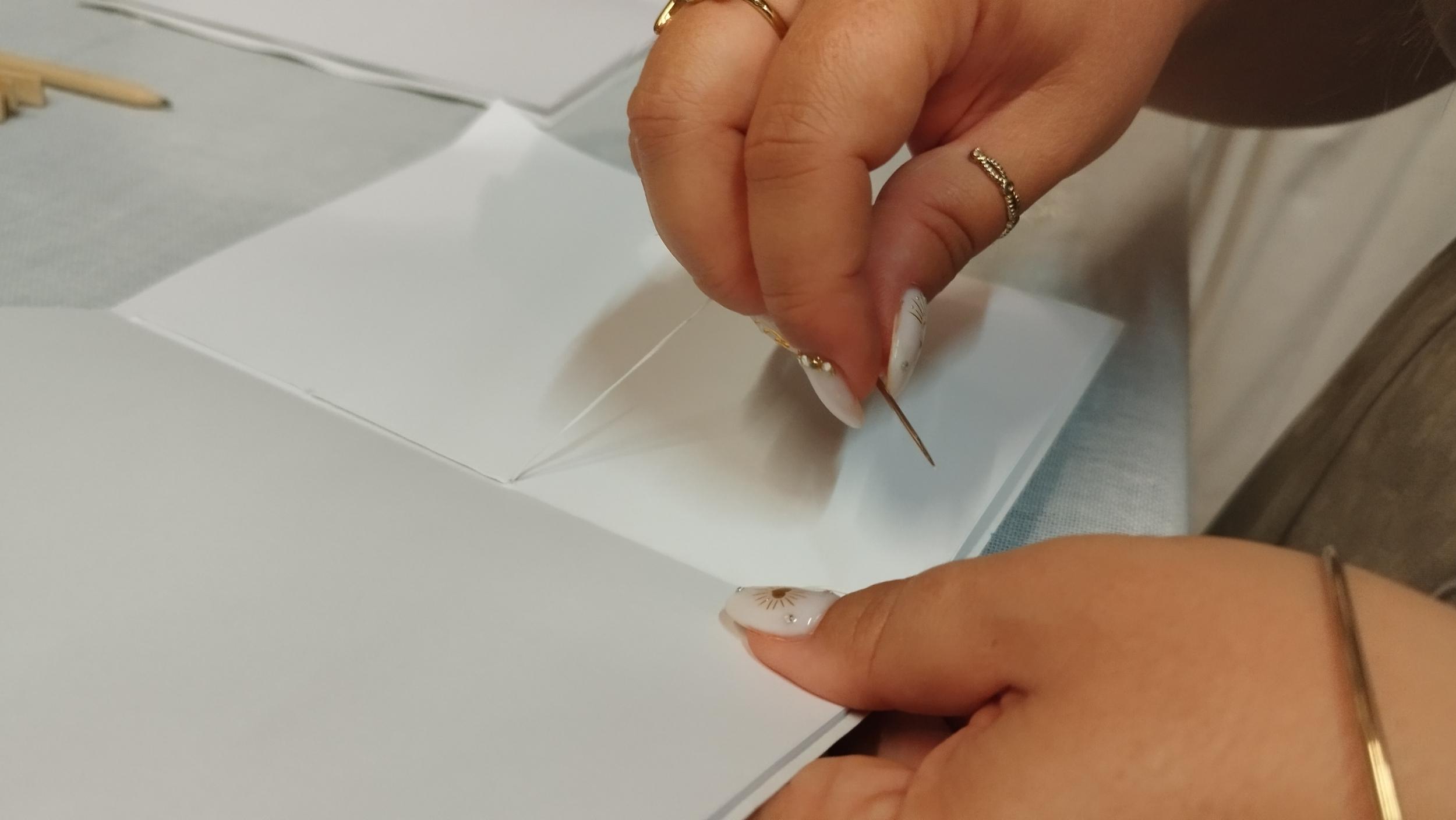 Fabriquez votre carnet imprimé par le soleil et cousu main avec Sarah - Image n°8 - Wecandoo