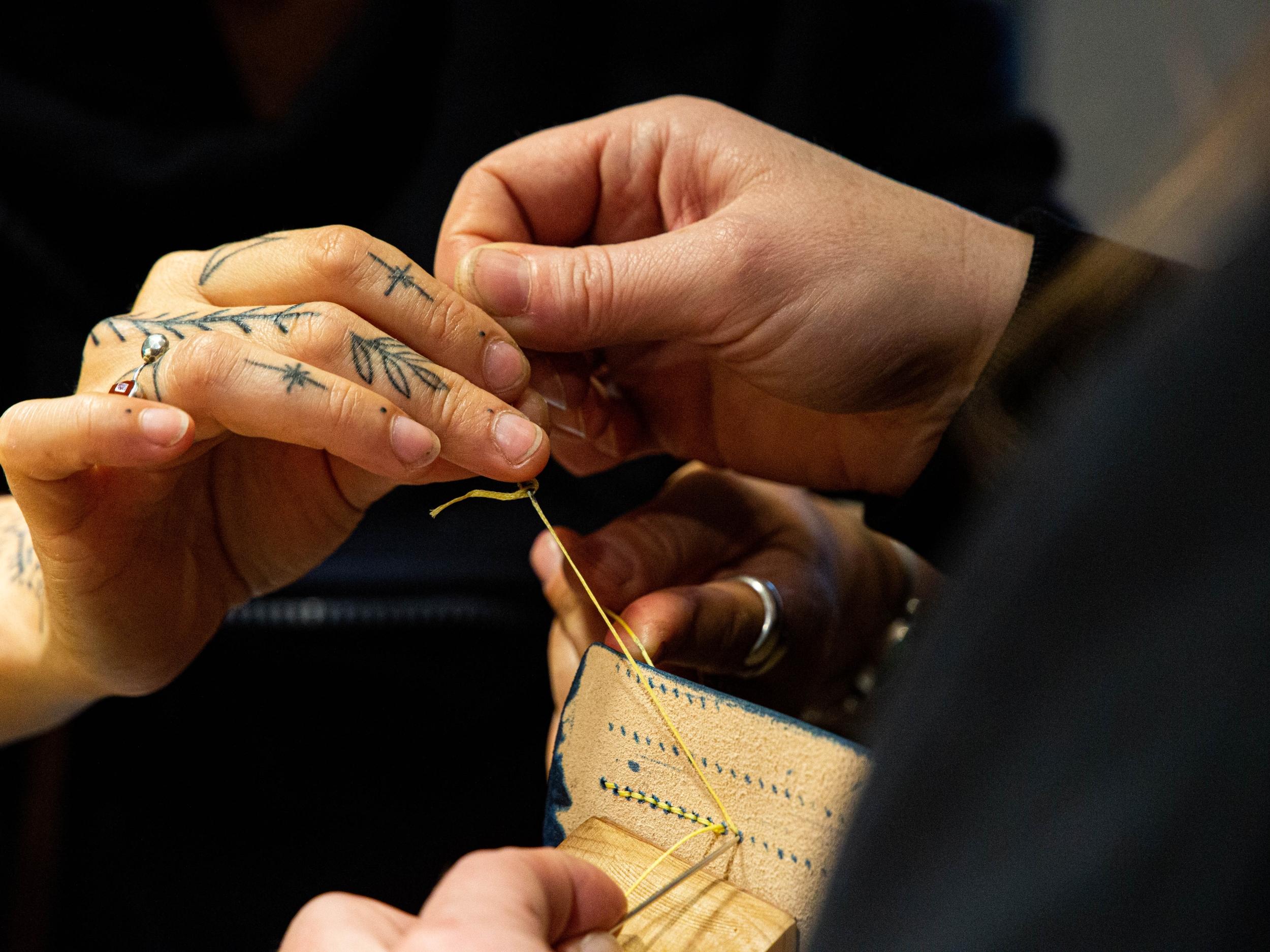 Confectionnez votre porte-cartes en cuir avec Roxane - Image n°2 - Wecandoo