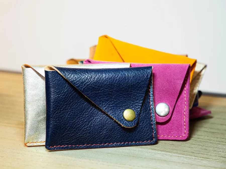 Confectionnez votre porte-cartes en cuir avec Roxane - Image n°1 - Wecandoo