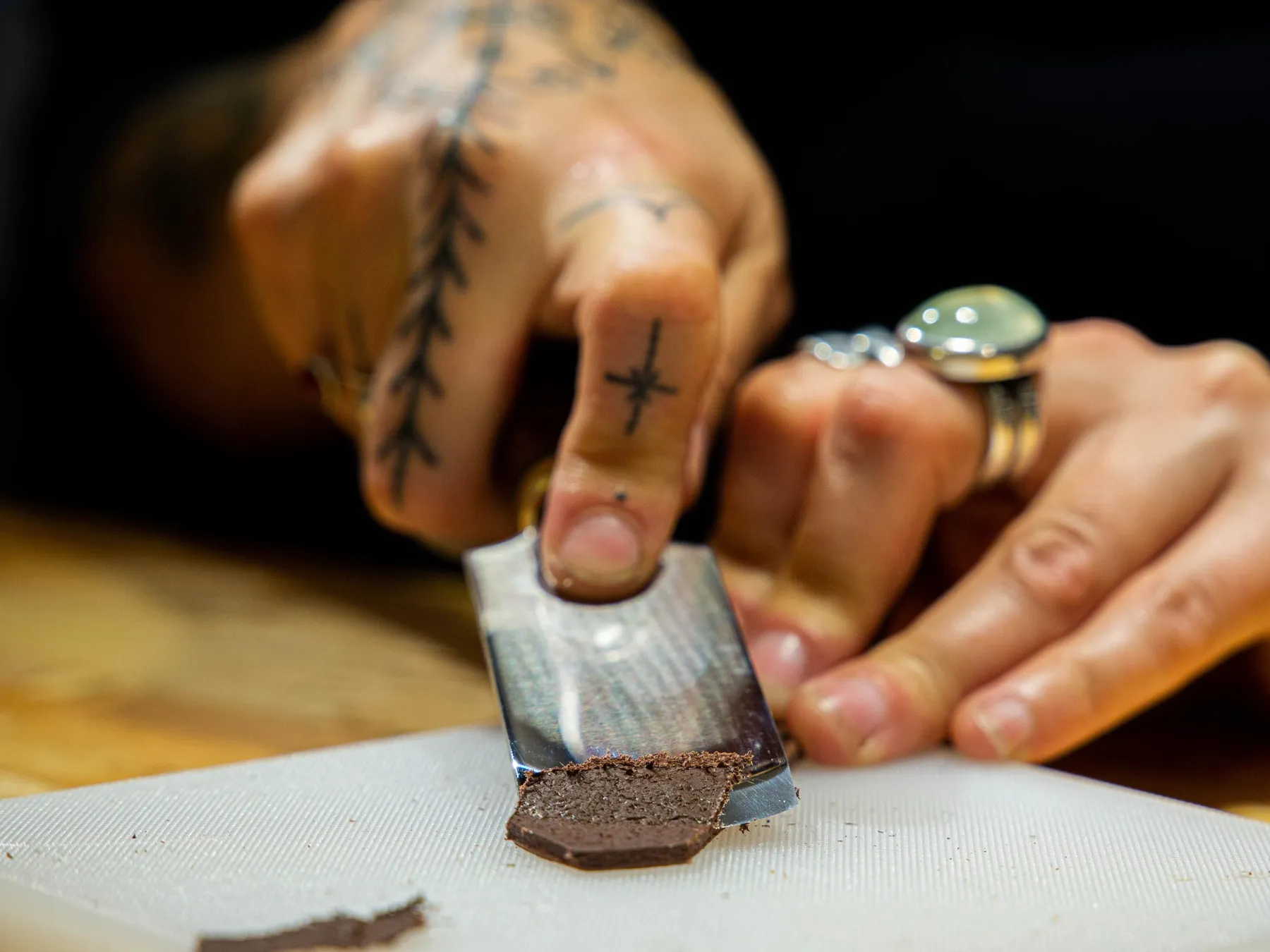 Confectionnez votre ceinture en tannage naturel avec Roxane - Image n°5 - Wecandoo