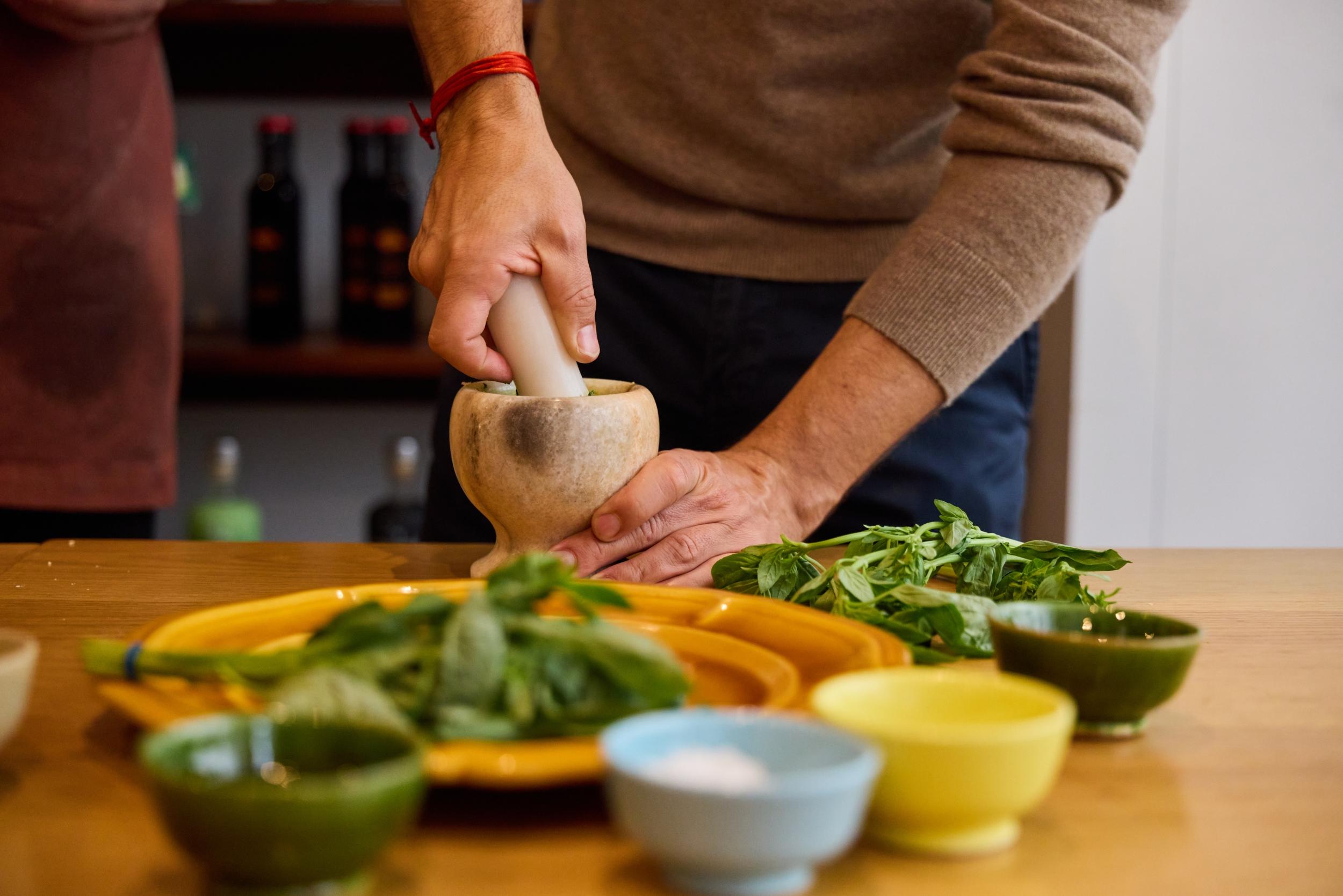 Cuisinez des gnocchis au pesto avec Davide - Image n°6 - Wecandoo