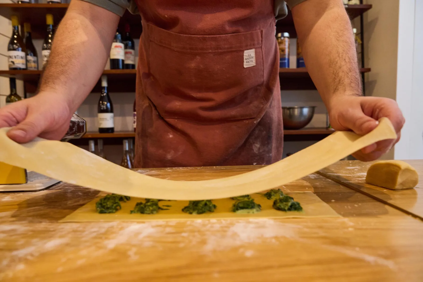 Cuisinez des ravioles farcies et leur beurre de sauge avec Davide - Afbeelding nr. 5 - Wecandoo