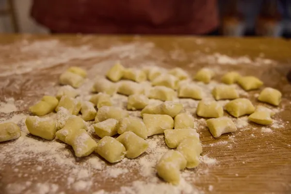 Cuisinez des gnocchis au pesto avec Davide - Image n°3 - Wecandoo