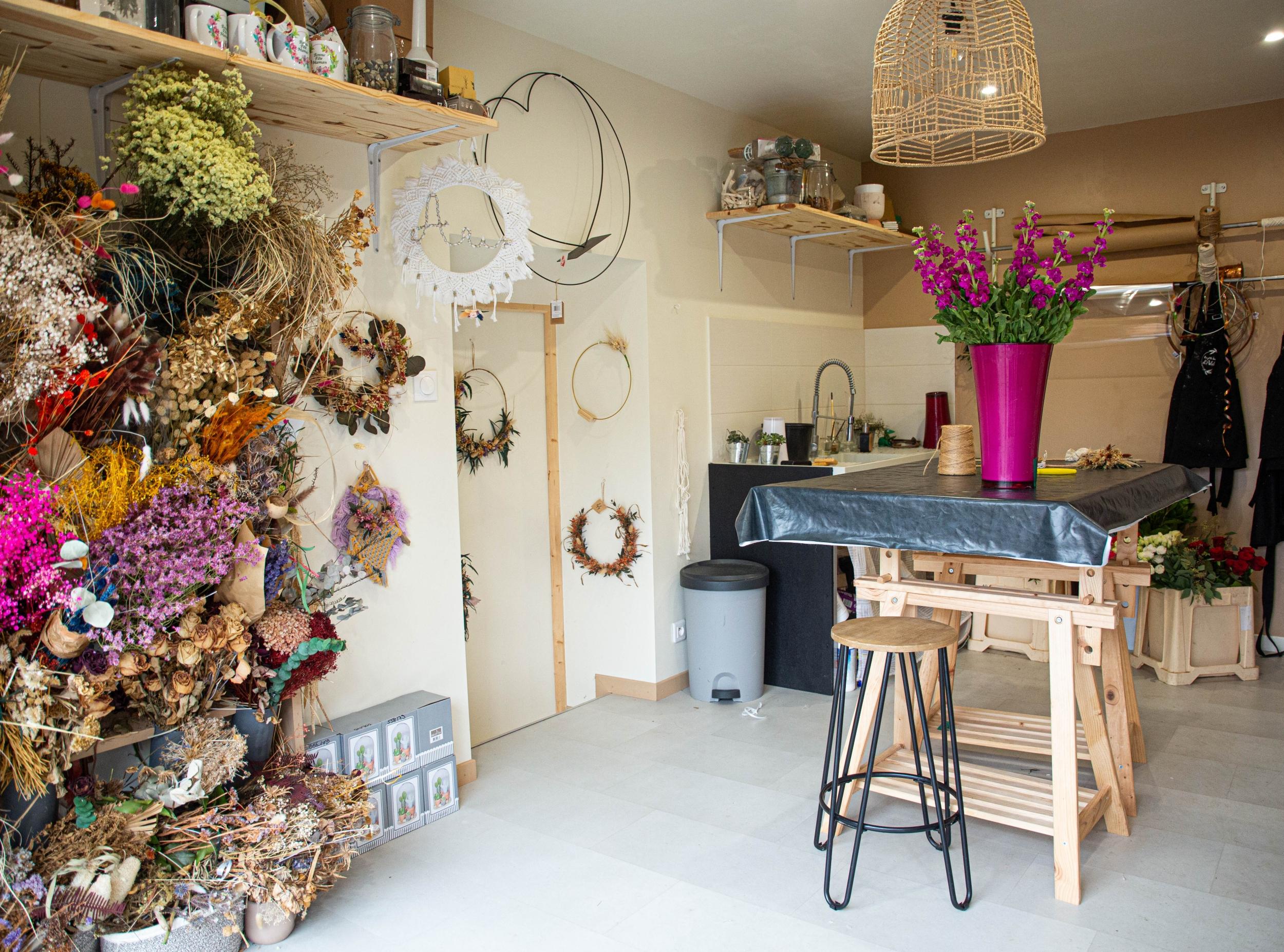 Réalisez un bouquet de fleurs XXL avec Adeline - Image n°9 - Wecandoo