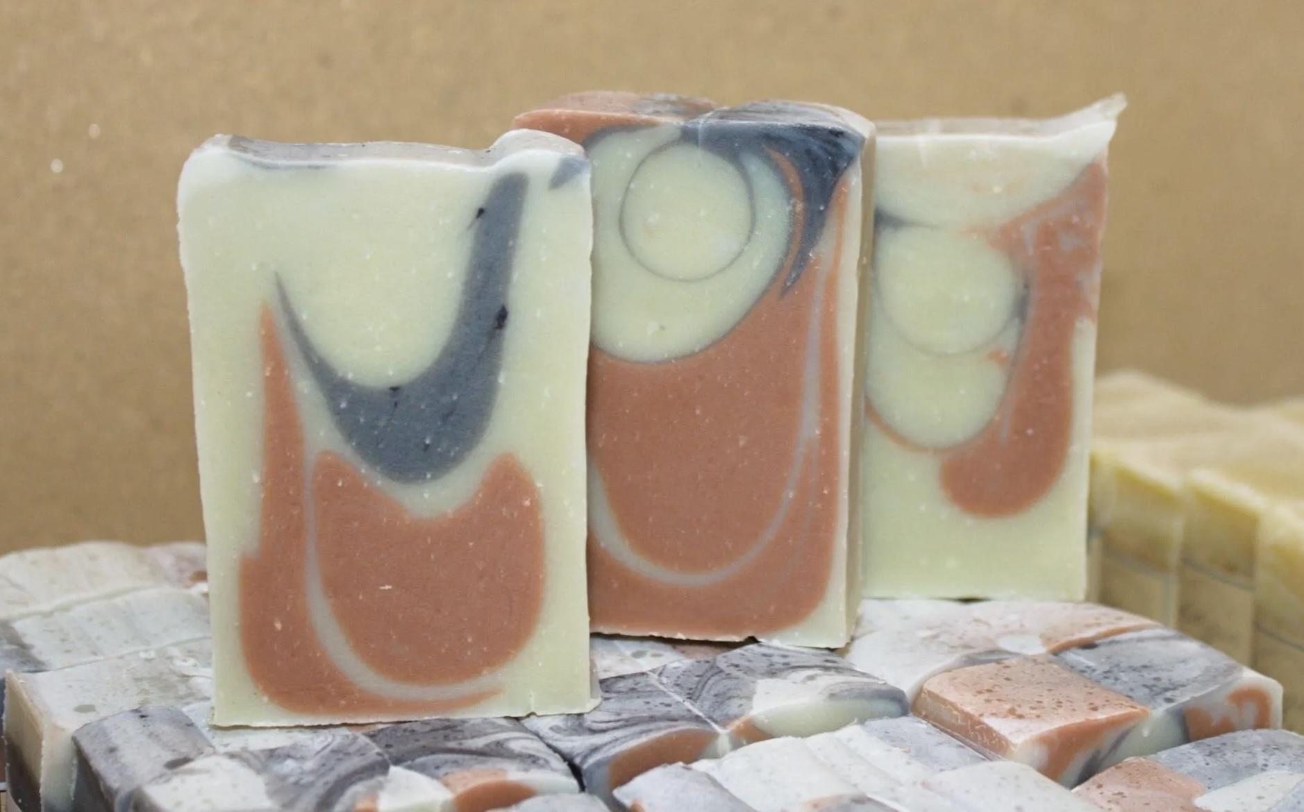 Réalisez vos savons marbrés avec Anaïs - Image n°1 - Wecandoo