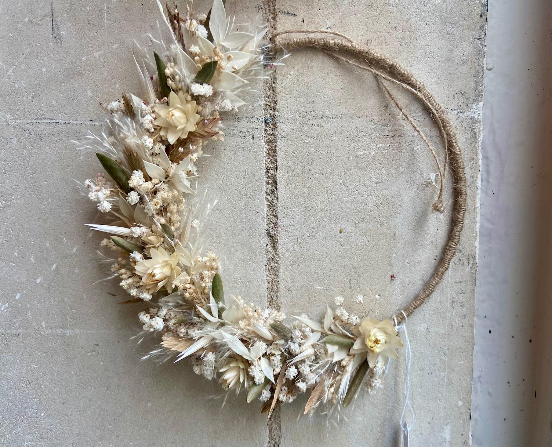 Réalisez votre couronne ou guirlande en fleurs séchées autour d'un apéro avec Hélène, Fred et Marion - Image n°10 - Wecandoo