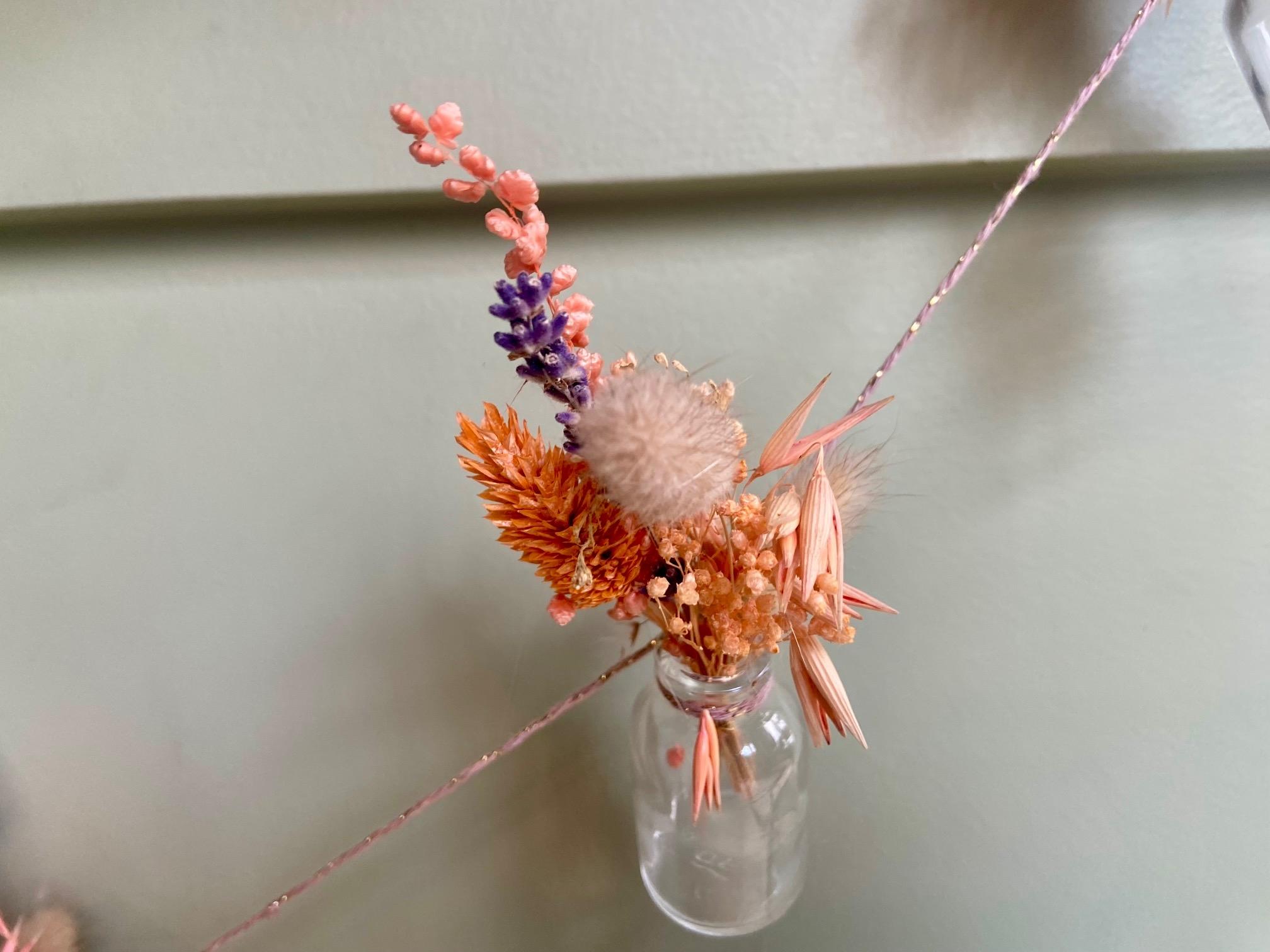 Réalisez votre couronne ou guirlande en fleurs séchées autour d'un apéro avec Hélène, Fred et Marion - Image n°11 - Wecandoo