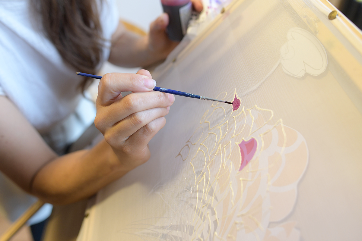 Réalisez votre foulard en soie de créateur avec Julie - Image n°5 - Wecandoo