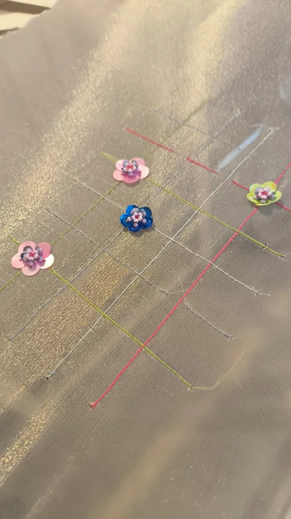 Initiez-vous à la broderie haute couture avec Anne-Claire - Image n°3 - Wecandoo