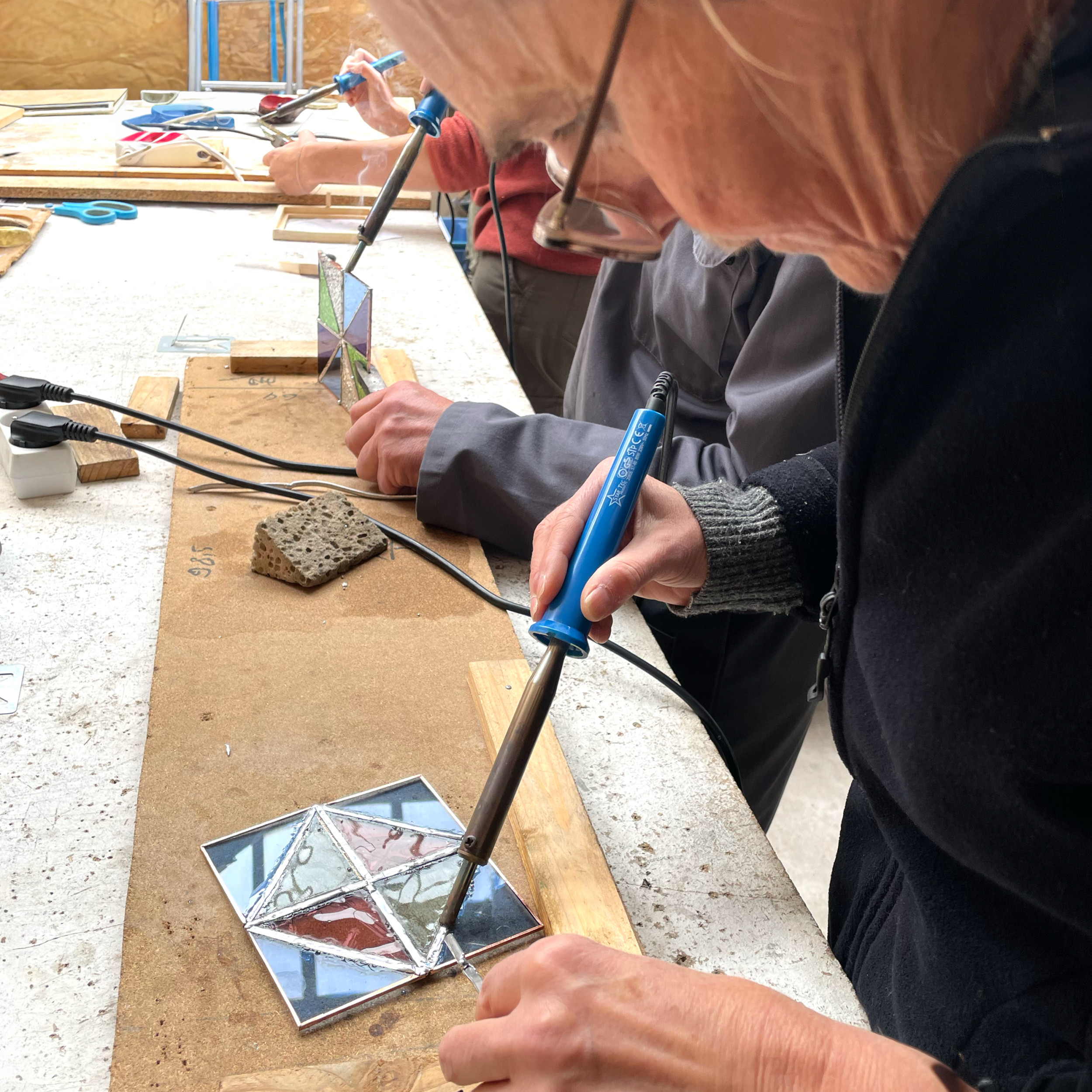 Créez votre vitrail à suspendre avec Jessica - Image n°7 - Wecandoo