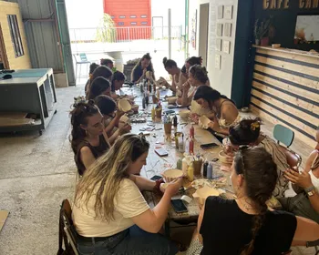 Plongez dans l'artisanat créatif en groupe