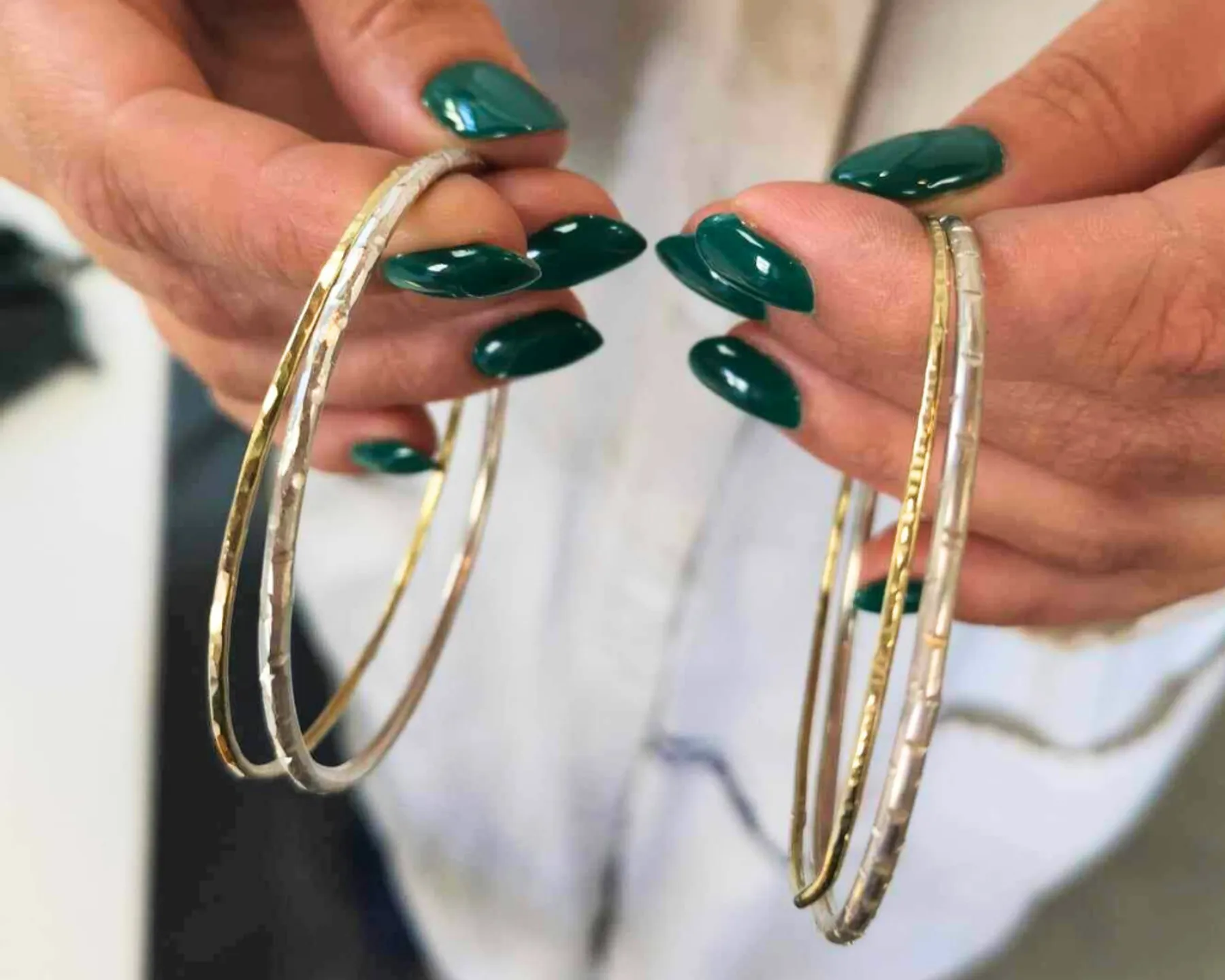 Fabriquez votre duo de bracelets-joncs avec Bérangère - Image n°1 - Wecandoo