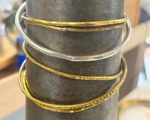 Fabriquez votre duo de bracelets-joncs avec Bérangère - Afbeelding nr. 2 - Wecandoo