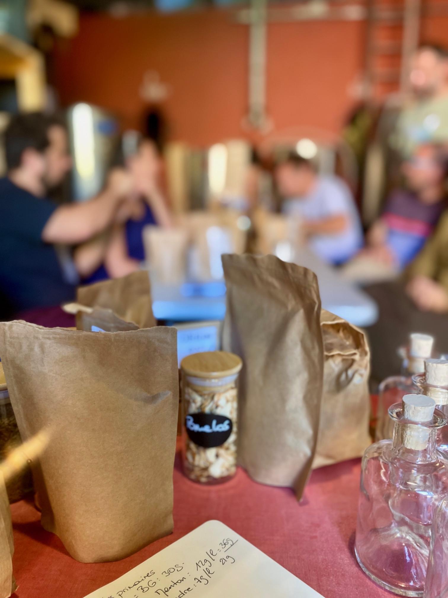 Créez votre propre gin artisanal avec Lolita - Image n°8 - Wecandoo