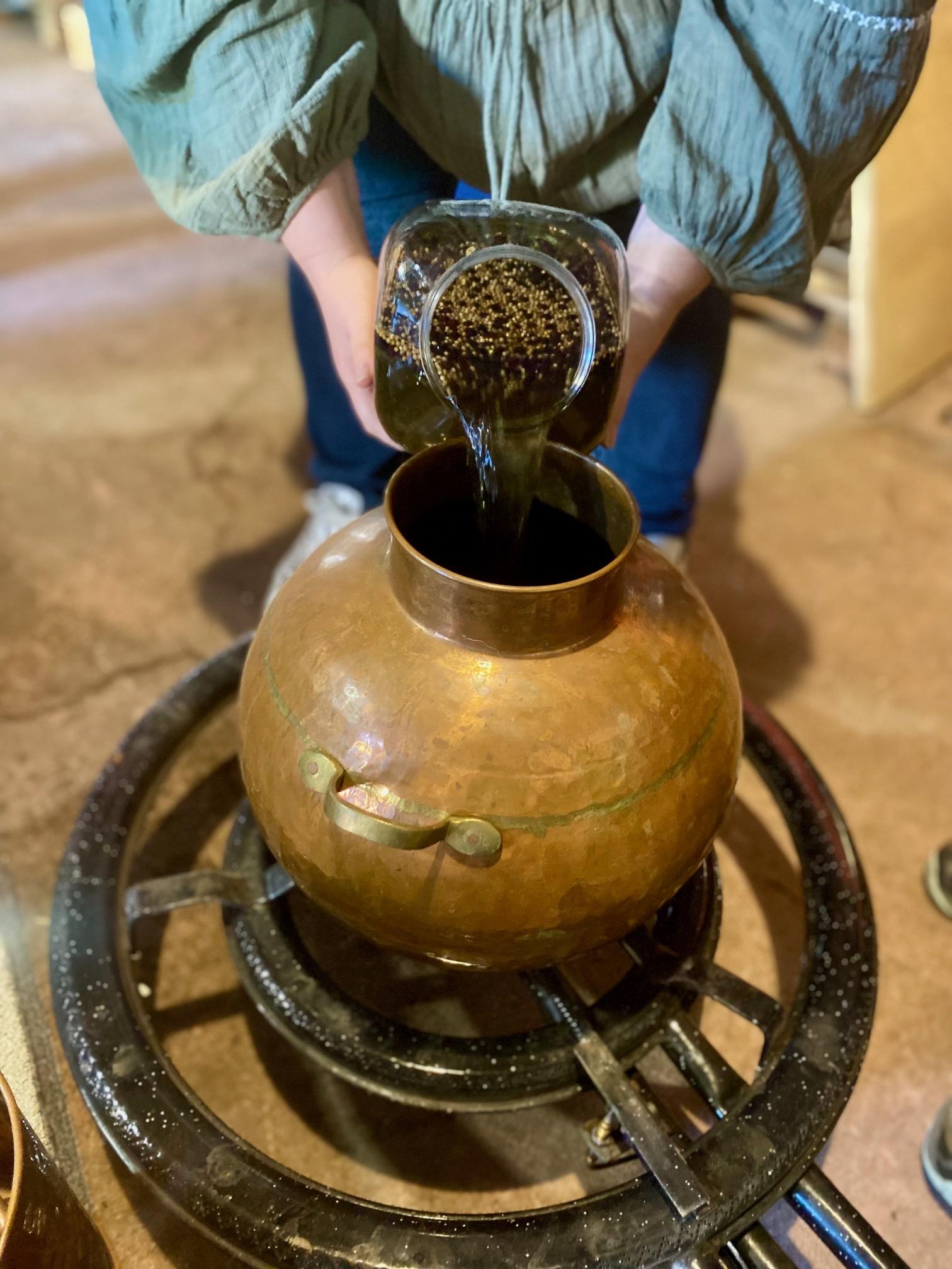 Créez votre propre gin artisanal avec Lolita - Image n°9 - Wecandoo