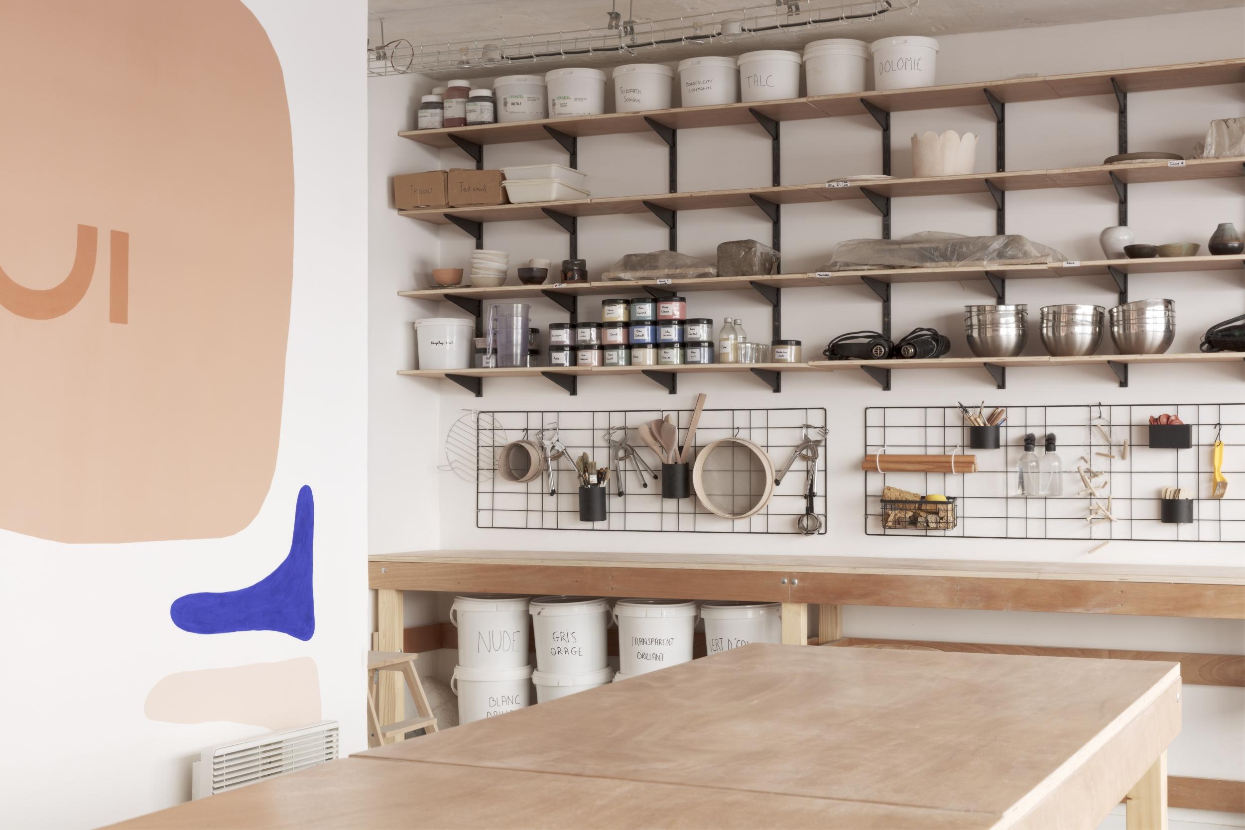 Découvrez les différentes techniques du modelage, en façonnant et décorant vos propres pièces avec Capucine et son équipe - Image n°7 - Wecandoo